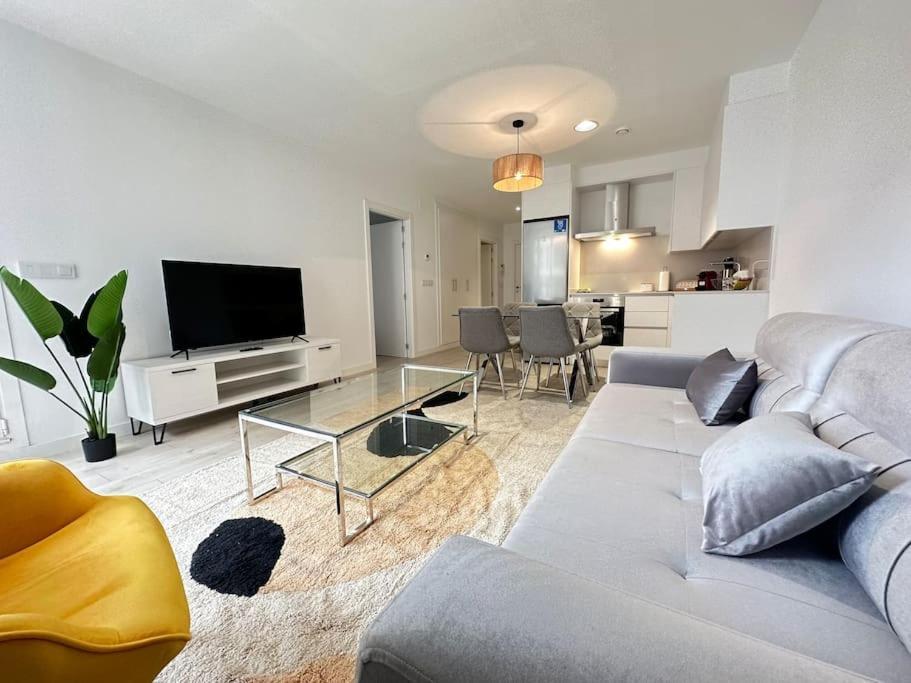Apartment New Port, Free Parking Ybh3a
